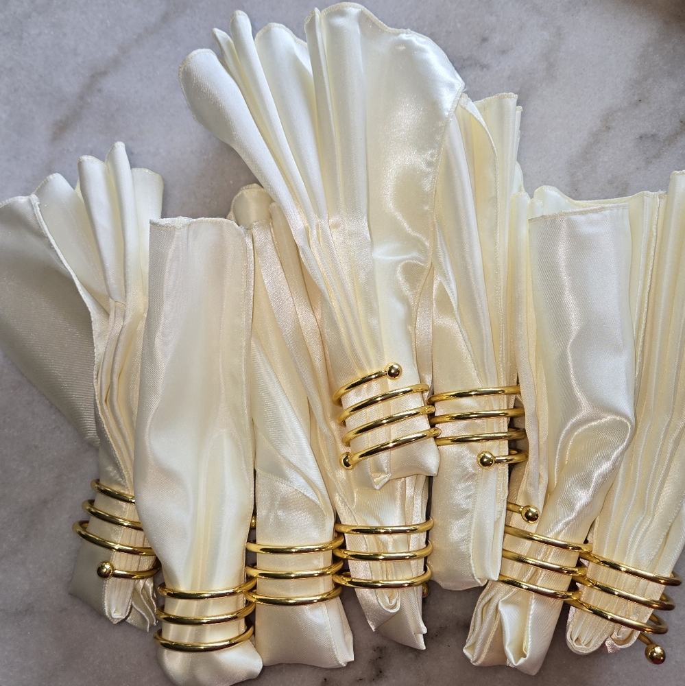 8 Decorative Cream Color Napkins with Gold Napkin Holder Rings